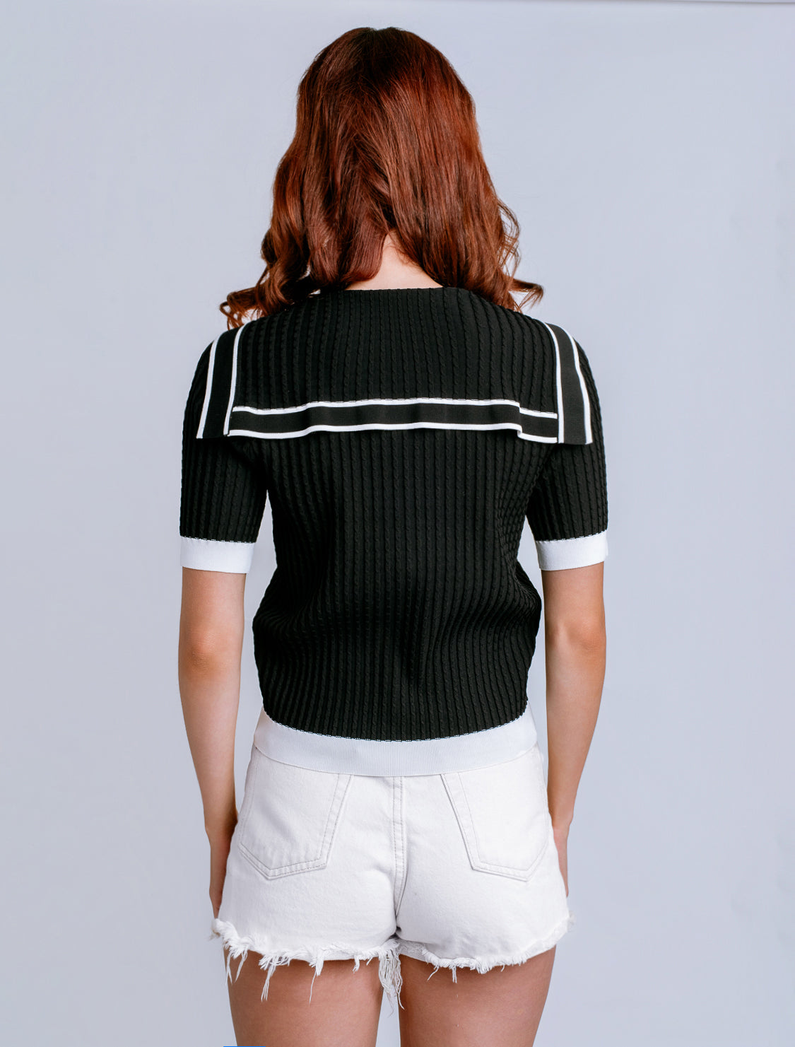 BLACK/WHITE