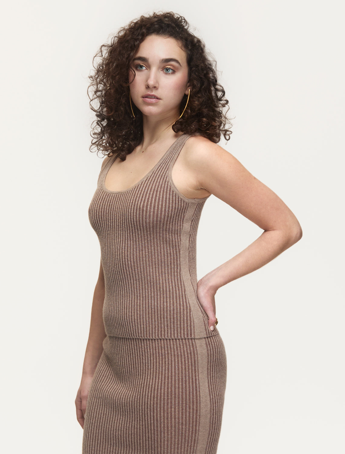 TAUPE/BROWN