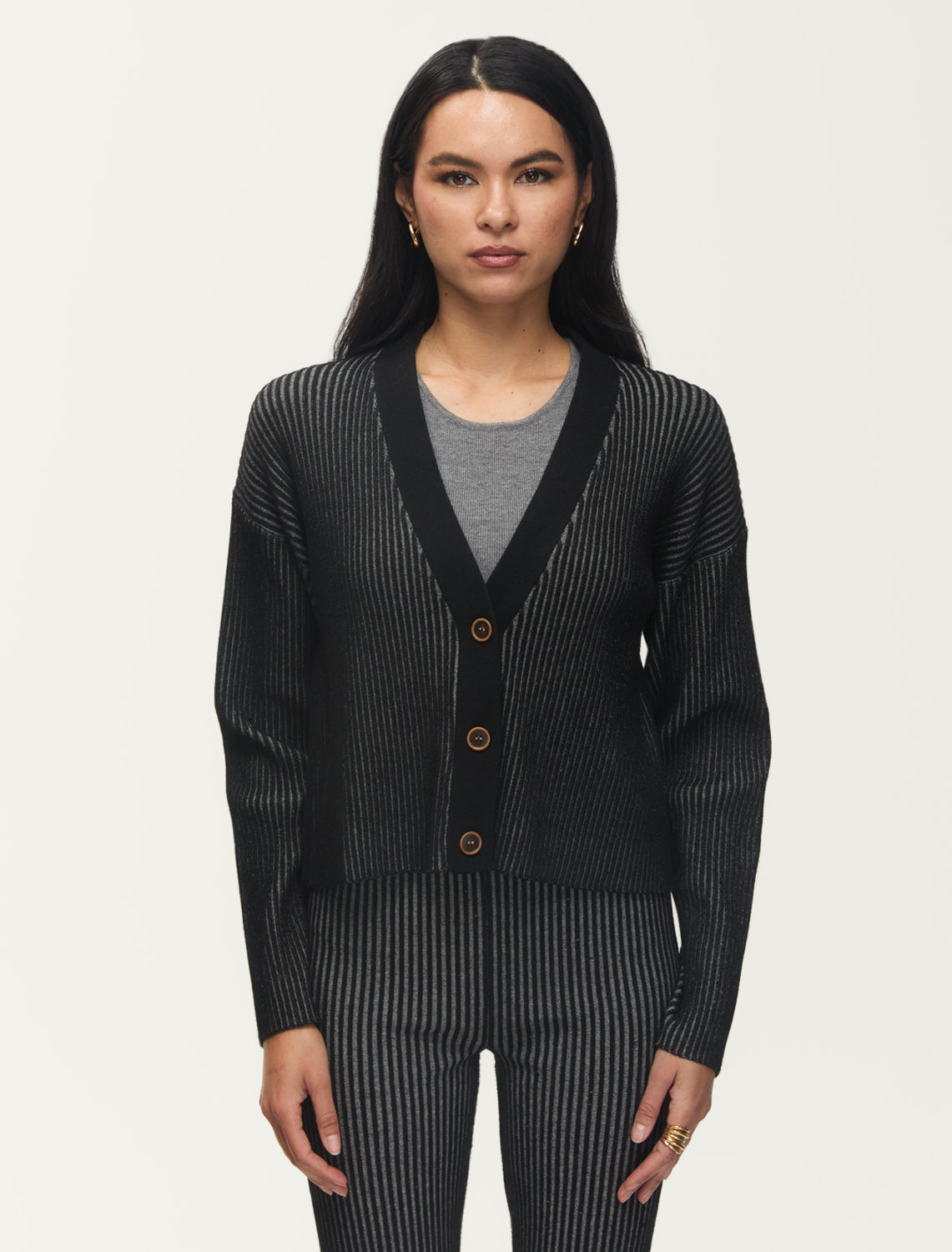 BLACK/ECRU