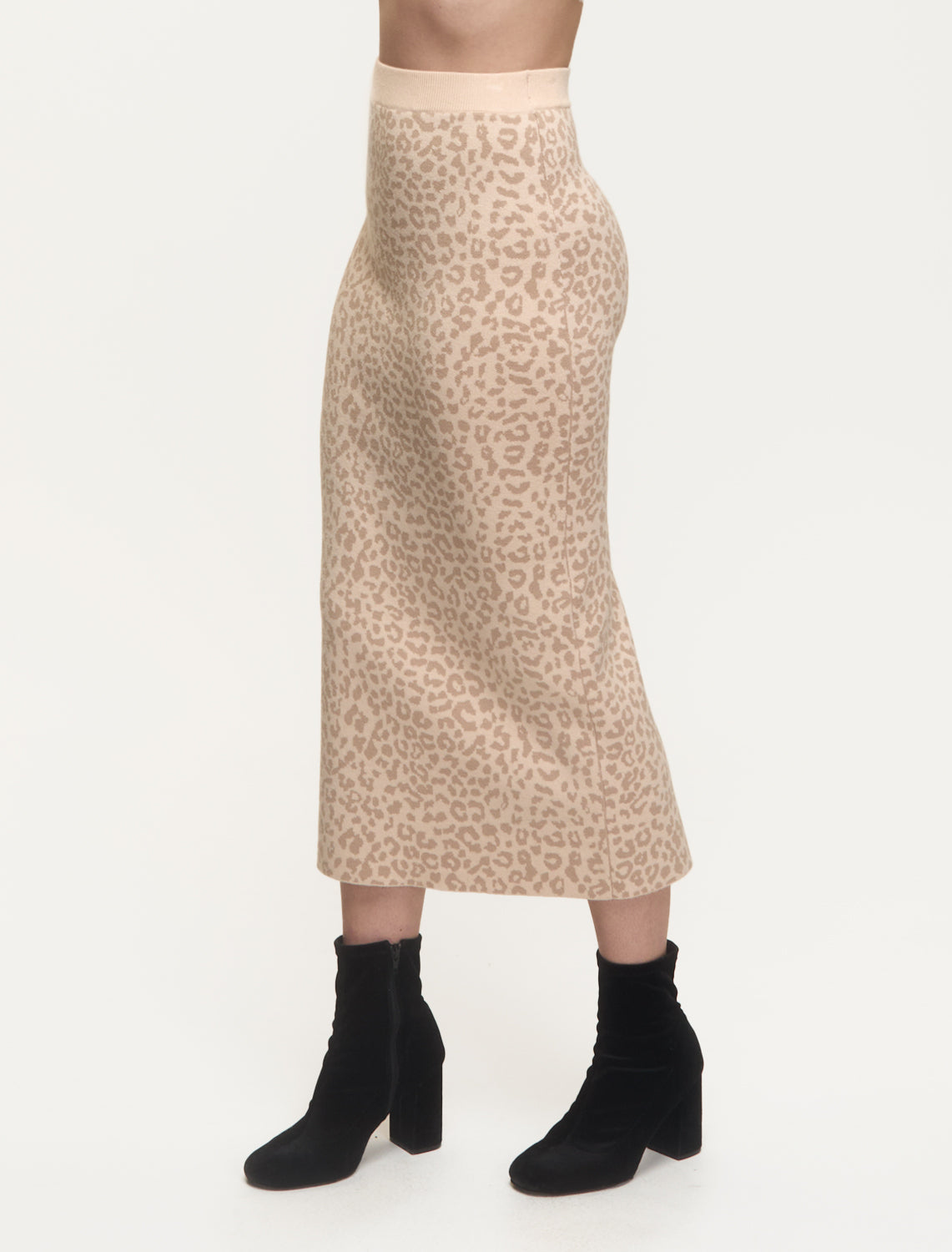 CREAM/BEIGE