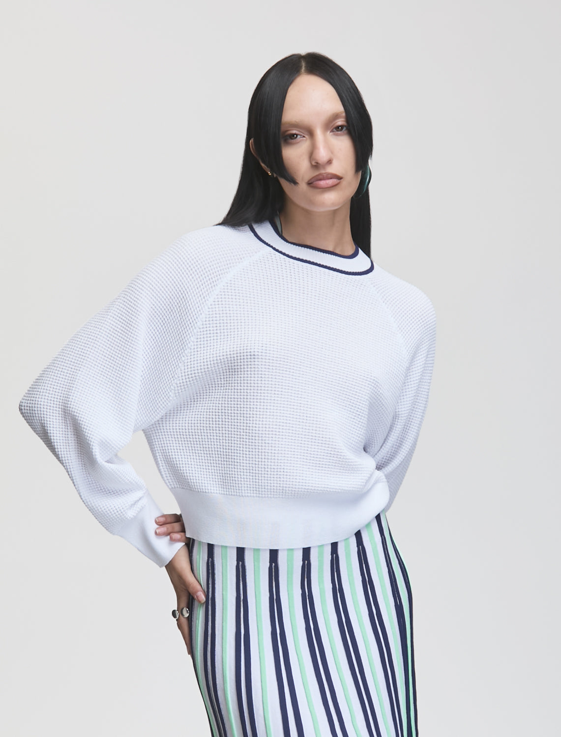 WHITE/NAVY