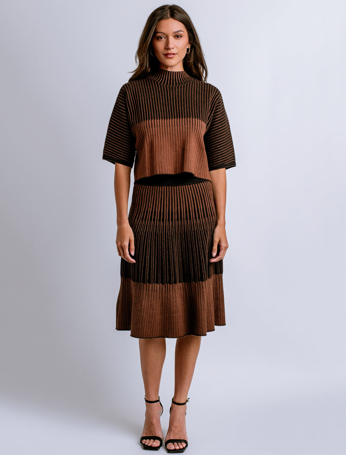 BLACK/BROWNIE