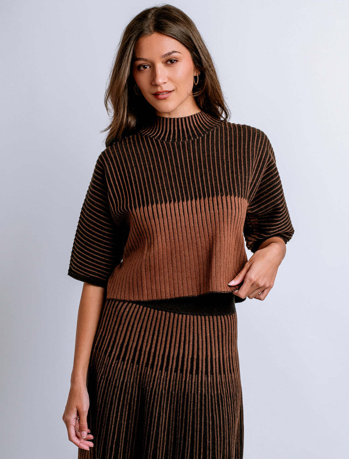 BLACK/BROWNIE