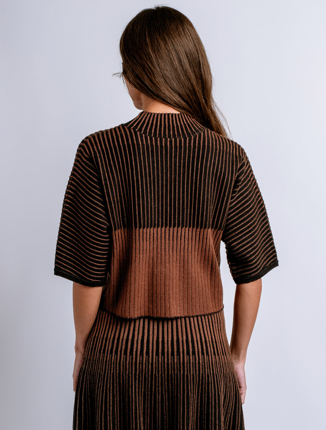 BLACK/BROWNIE